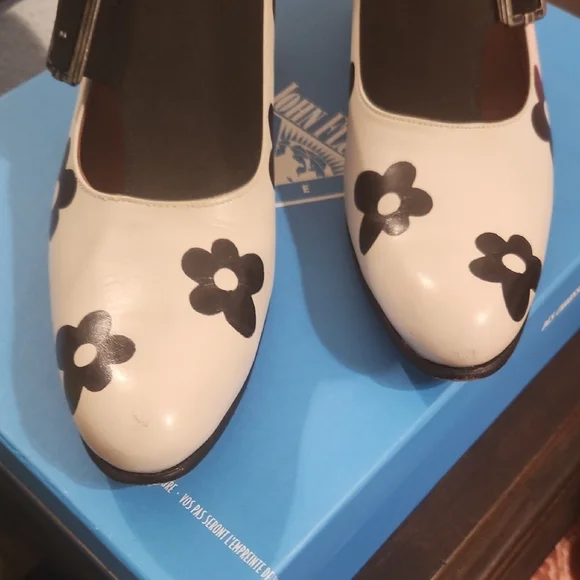 Fluevog FIGARO Foral Black and White Buckle Shoes - Picture 3 of 7